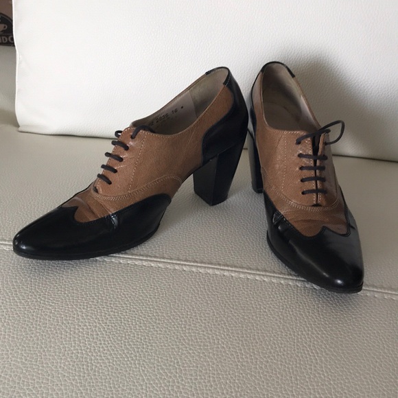 Robert Clergeri Oxford Heels 6 - Picture 1 of 6